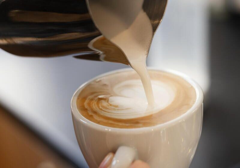 close-up-hand-holding-coffee-cup-1